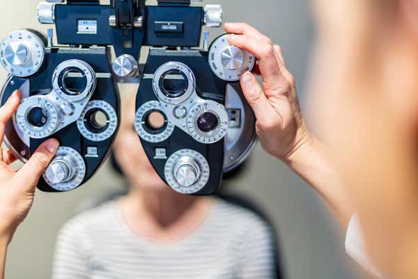 Comprehensive Eye Exam Brampton and Mississauga